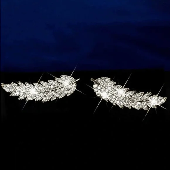 Luxury Feather Diamond Earrings - Picture 4 of 4